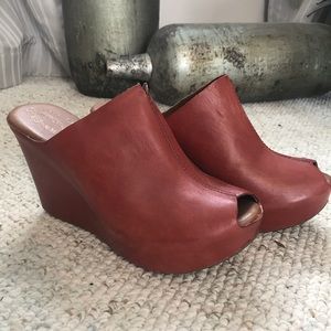 Kirk-Ease Rust Leather Slides